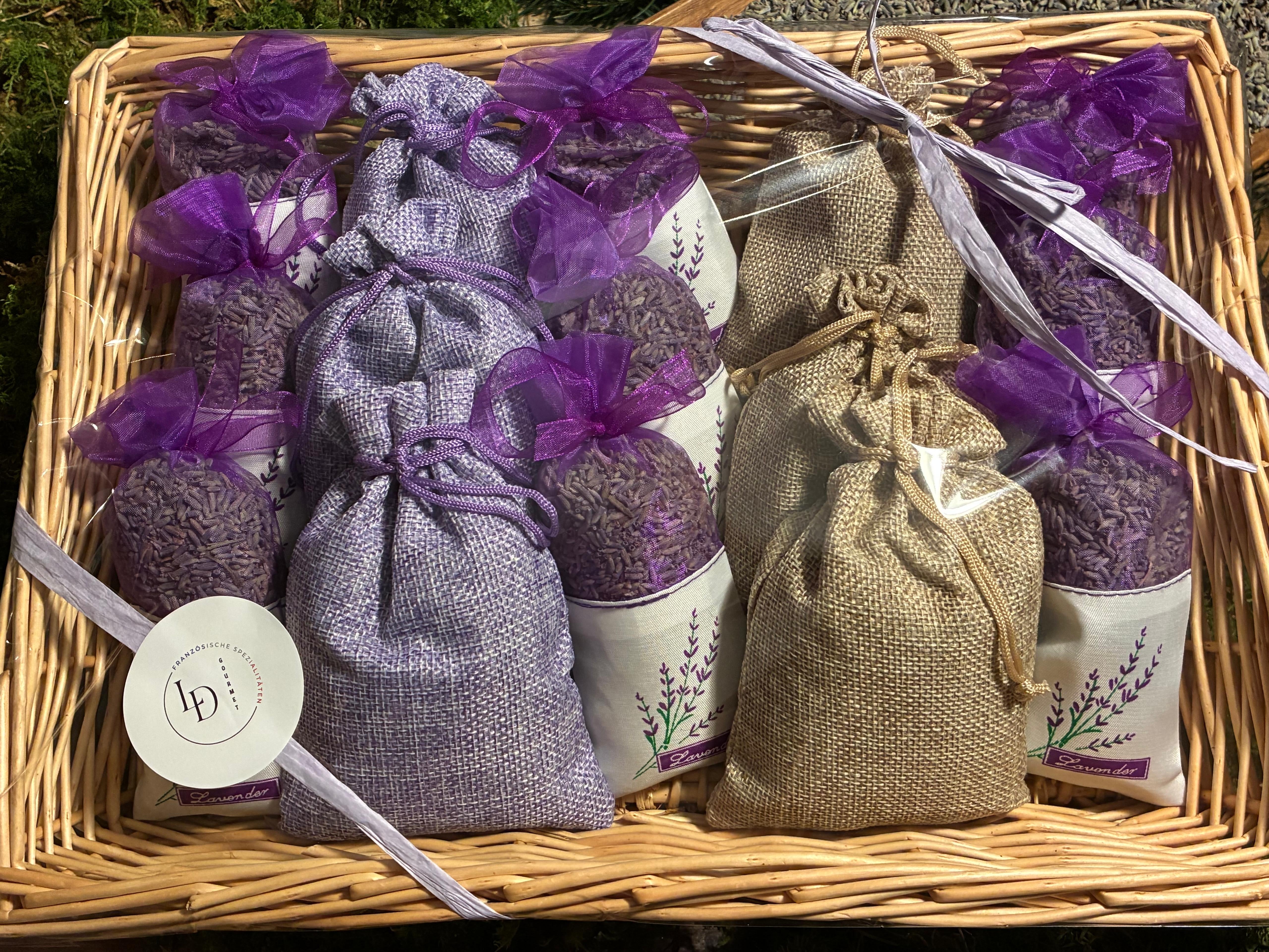 Großer Lavendelkorb Provence „Champ de Lavande“ – 9× 18 g + 6× 30 g (Lila & Beige)